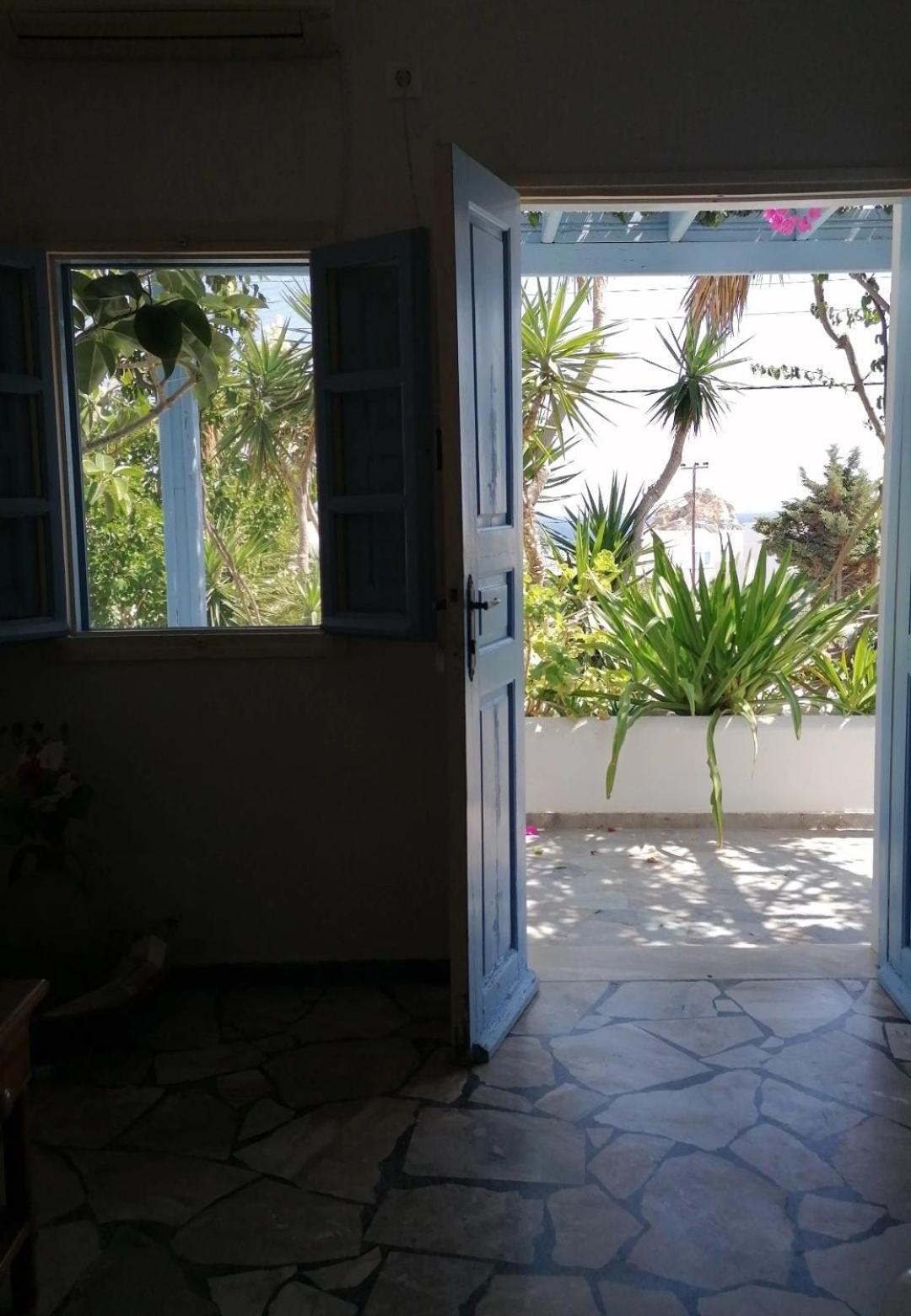 Vocamvilia Apartments Kamári Екстериор снимка